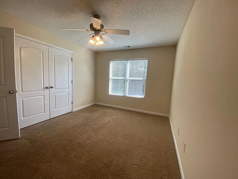 106 Bridgewater Cir — Photo 4
