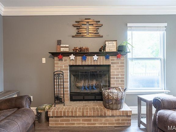 4th image of 1617 Saint Charles Dr