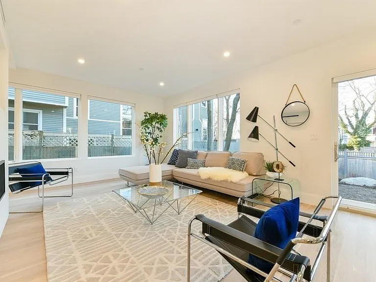 123 Walden St — Photo 4
