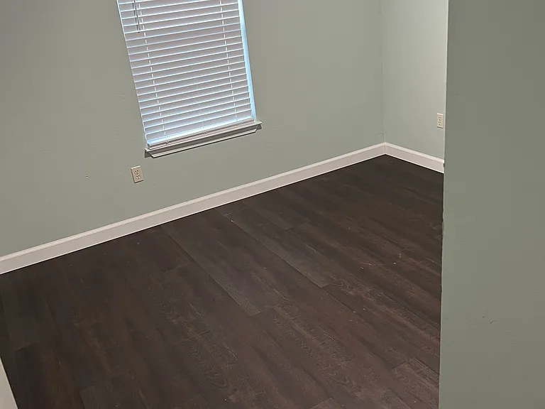 527 W Rose Ave — Photo 4