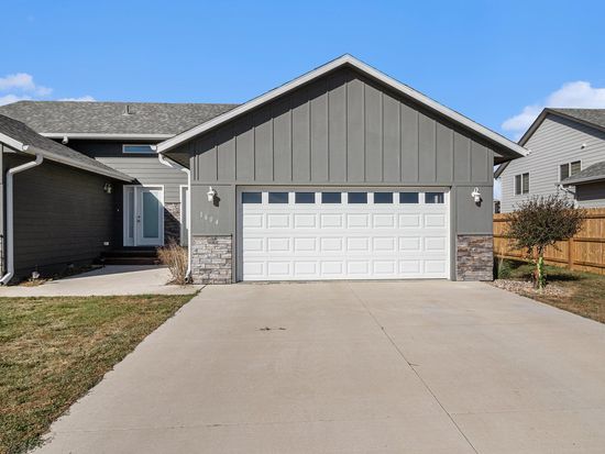 1604 E 69th St N, Sioux Falls, SD 57104