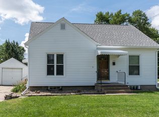 1721 8th Ave SW, Cedar Rapids, IA 52404