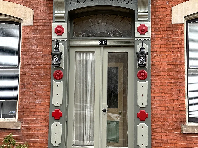 908 Cedar Ave — Photo 1