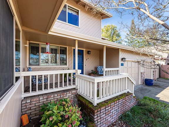 3rd image of 1338 Laurel Avenue