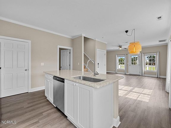 4th image of 234 Twin Oaks Dr Unit A
