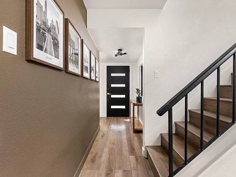 7909 Manassas Dr — Photo 16