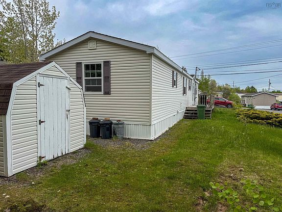3rd image of 1008 Park Ln