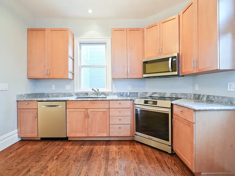1240 Sanchez St #1 — Photo 6