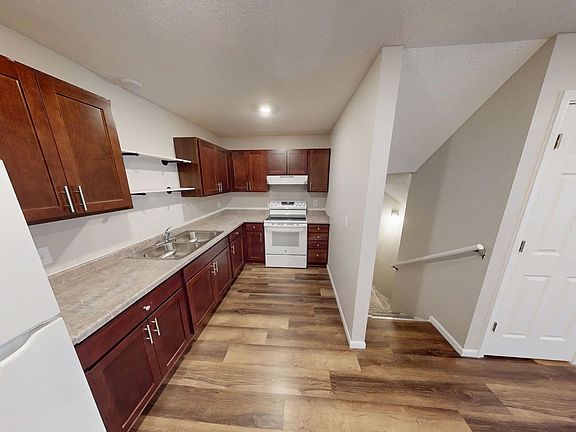 3rd image of 951 17th Ave SE #942-4
