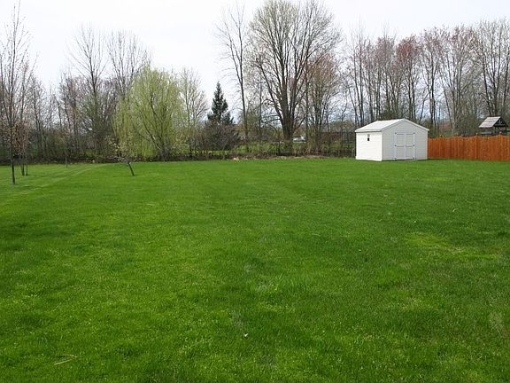 2nd image of 19 Mirage Ln