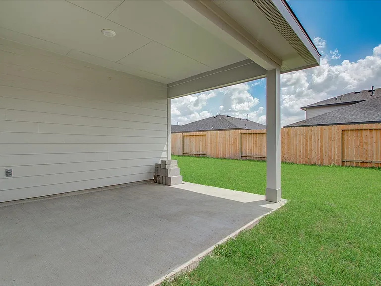 7911 Murciana Dr — Photo 33