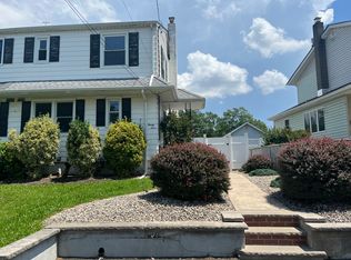 23 Fournier Cres, Elmwood Park, NJ 07407