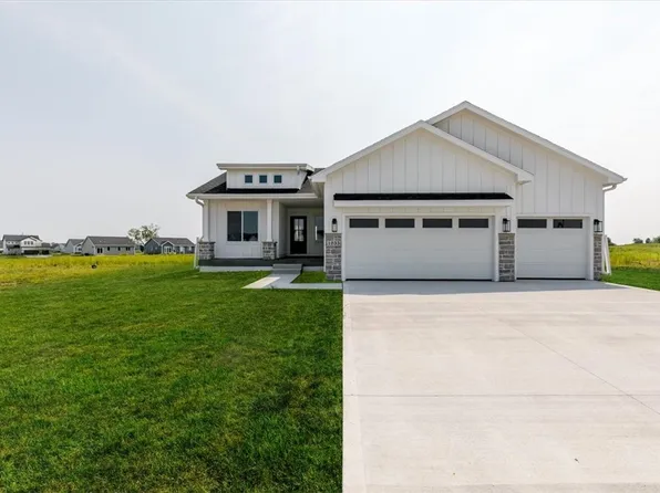 1033 Westridge St SW, Bondurant, IA 50035