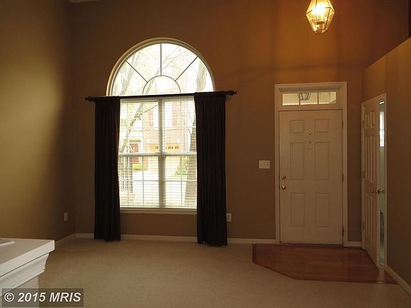 LIVING ROOM WITH 12 FT CEILINGS