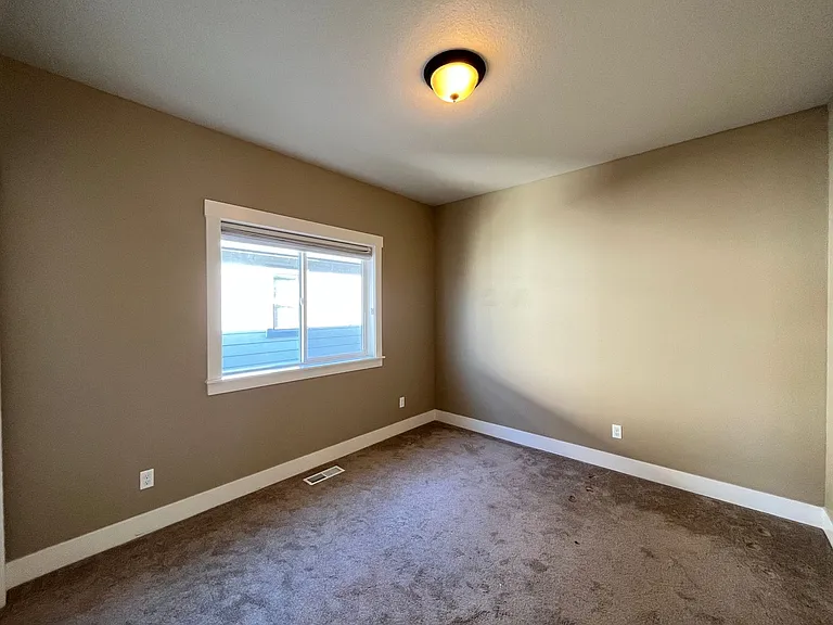 14753 NW Olive St — Photo 37