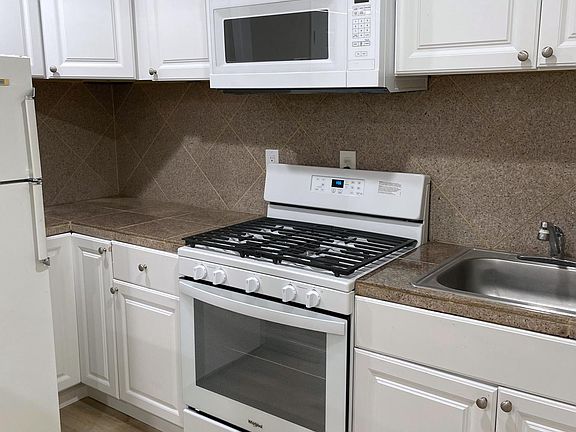5th image of 364 N 10th St #B