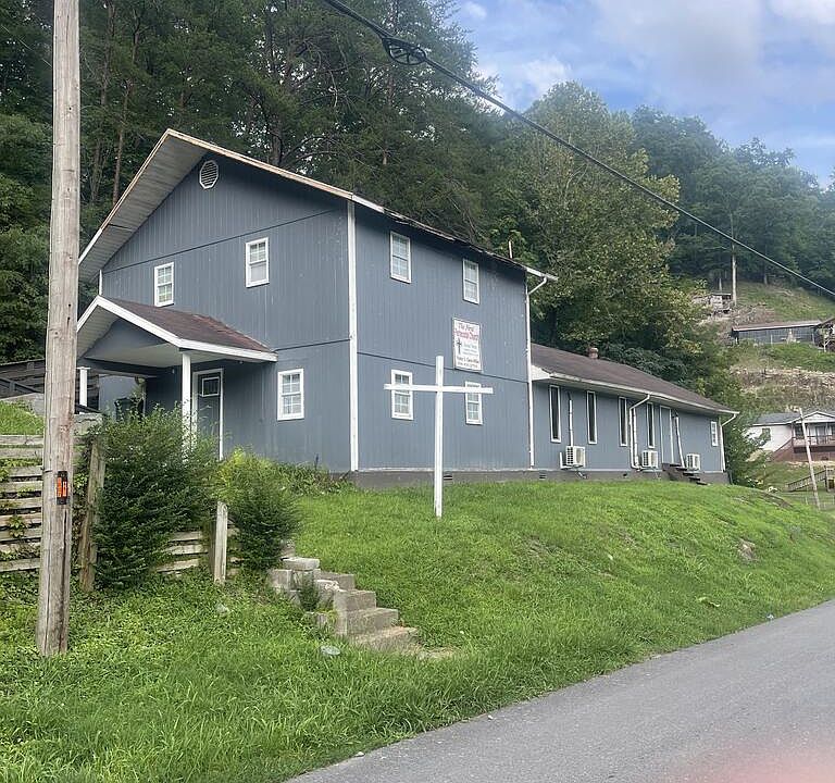 1st image of 348 Glomawr Stormking Rd