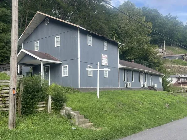 348 Glomawr Stormking Rd, Hazard, KY 41701