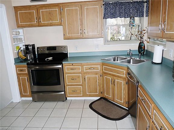 5th image of 4860 W 227th St