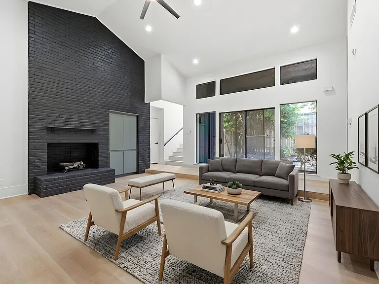 9410 Moss Farm Ln — Photo 3