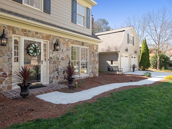 4th image of 1438 Logan Cir