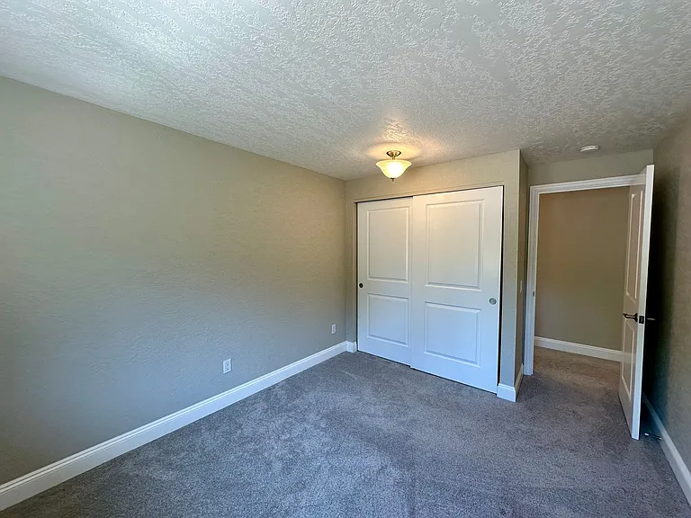 2710 Lakeridge Ln — Photo 13