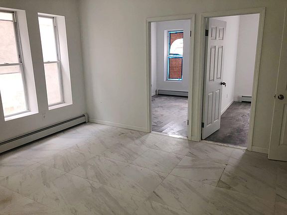 3rd image of 2643 96th St APT 1