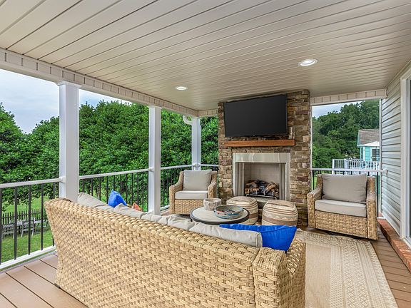 5th image of 4813 Walnut Dr
