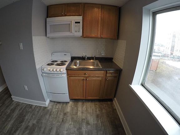 4th image of 100 Parkway Blvd APT 34