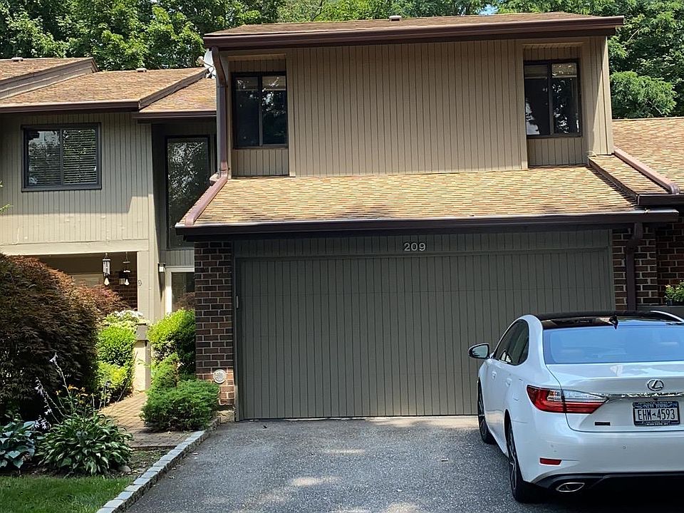 1st image of 209 Northwood Ct #209
