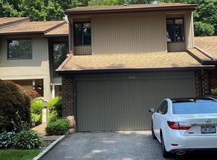 209 Northwood Ct #209, Jericho, NY 11753