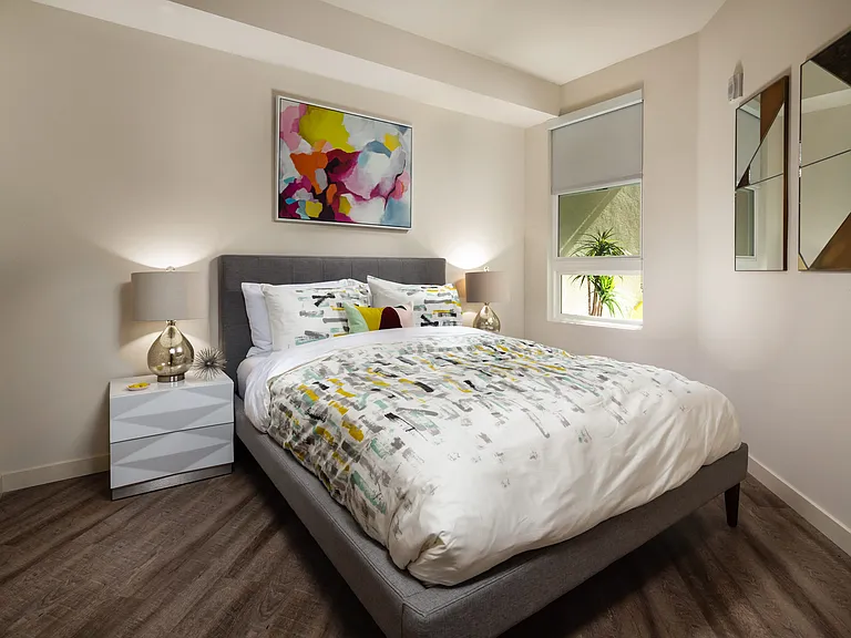 Topaz Apartments — Photo 6