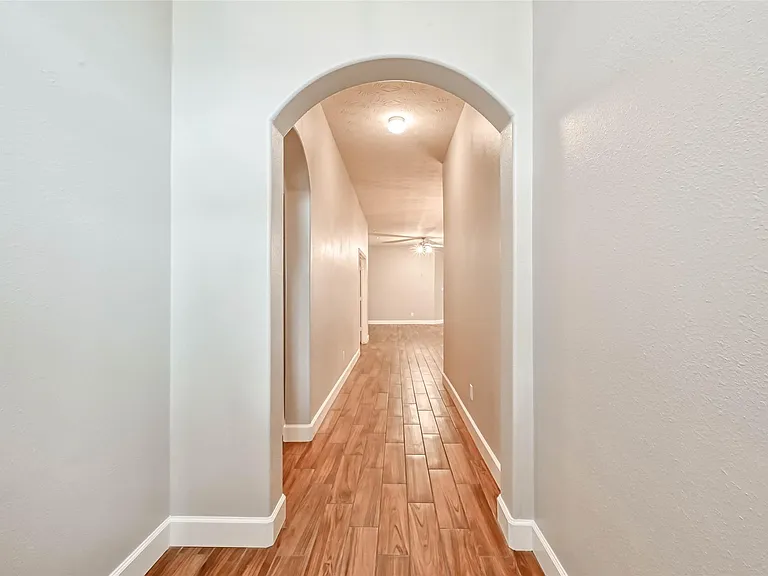 15943 Pleasant Green Cir — Photo 5