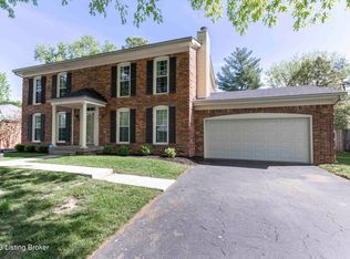 8205 Camberley Dr, Hurstbourne, KY 40222