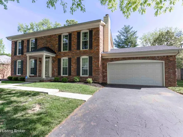 8205 Camberley Dr, Hurstbourne, KY 40222