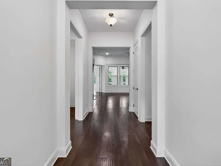 408 Cottonwood Cir — Photo 8