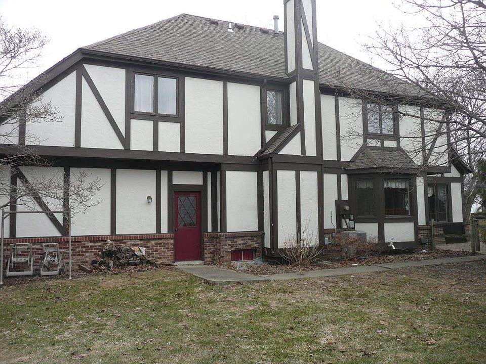 1st image of 865 Ashington Dr