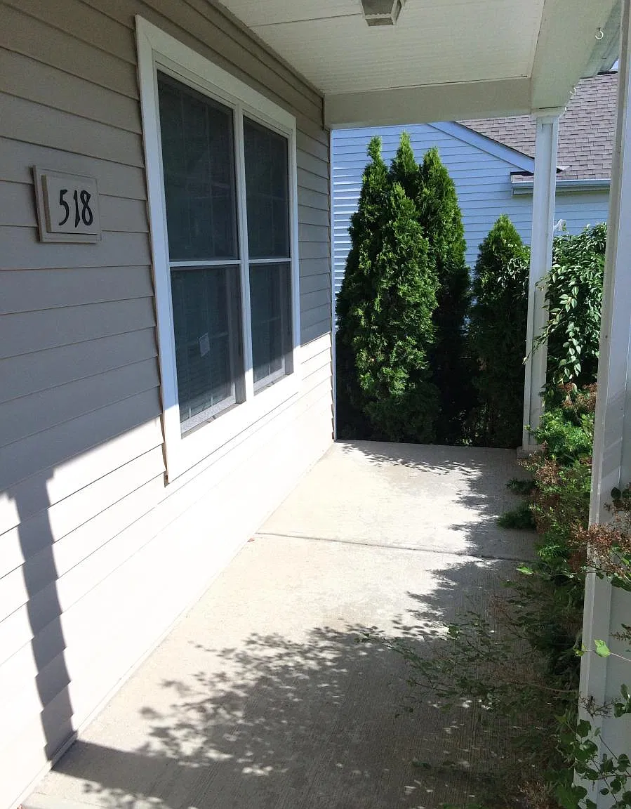 4 bed, 2.5 bath, 1788 sqft, $2,395 — Photo 2