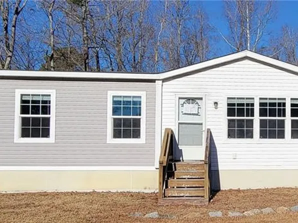 532 Railroad Ave, Dendron, VA 23839