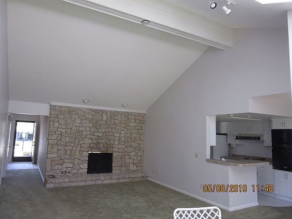 4th image of 5713 Bayside Dr
