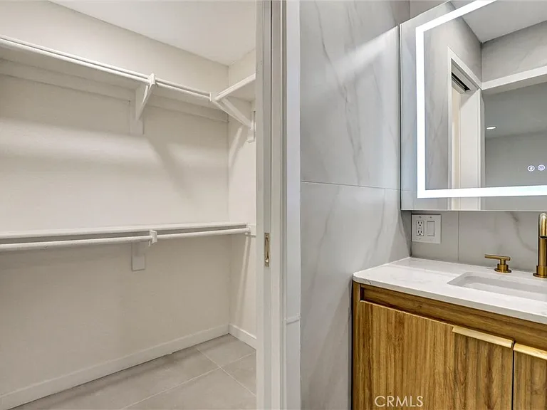 26191 Sanz #D — Photo 14