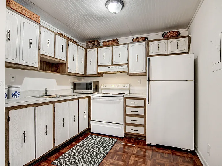 42 Burgundy Dr #A — Photo 12