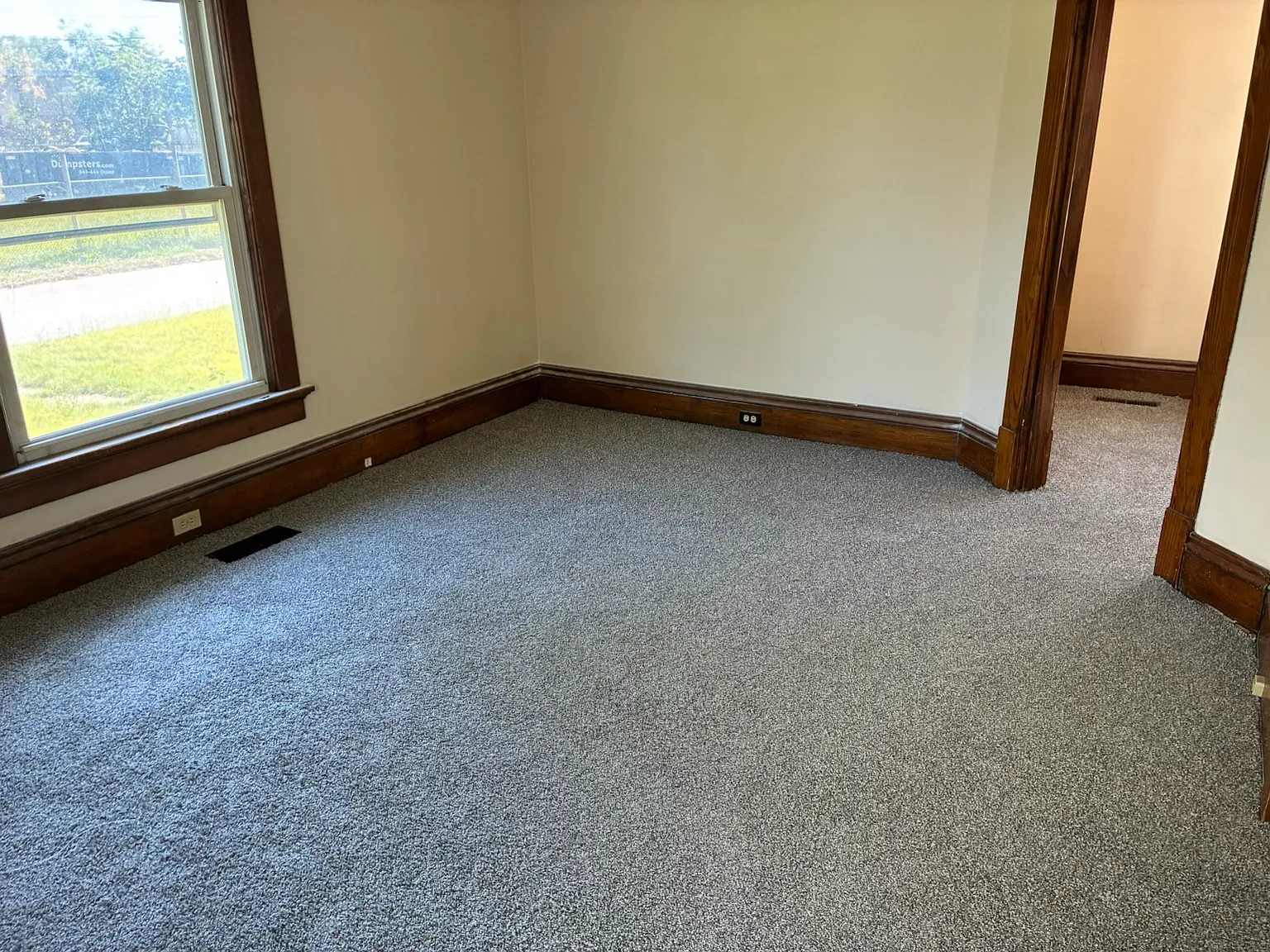 3 bed, 1201.0 bath, $1,150 — Photo 2