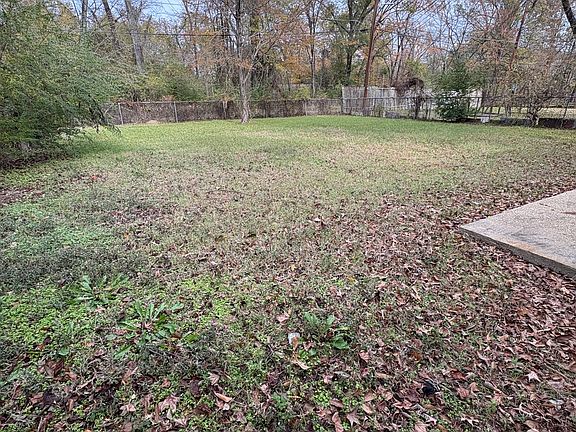 2nd image of 550 Janet Ln