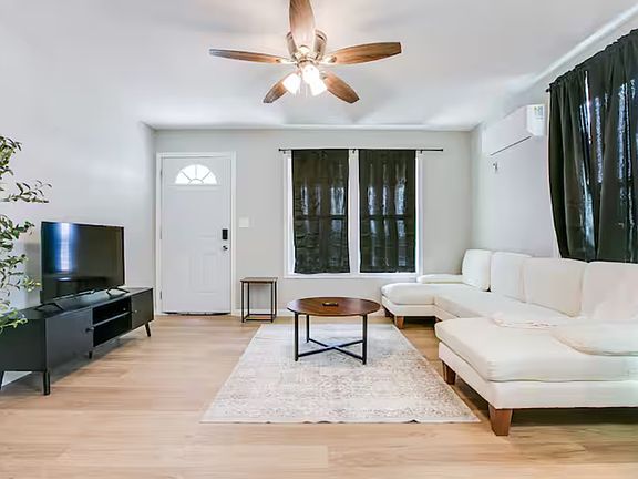 4th image of 402 E 19th St #5