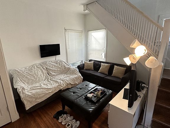 2nd image of 130 University Ave #130.5