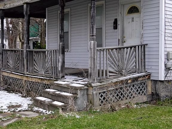 4th image of 18 Grand St
