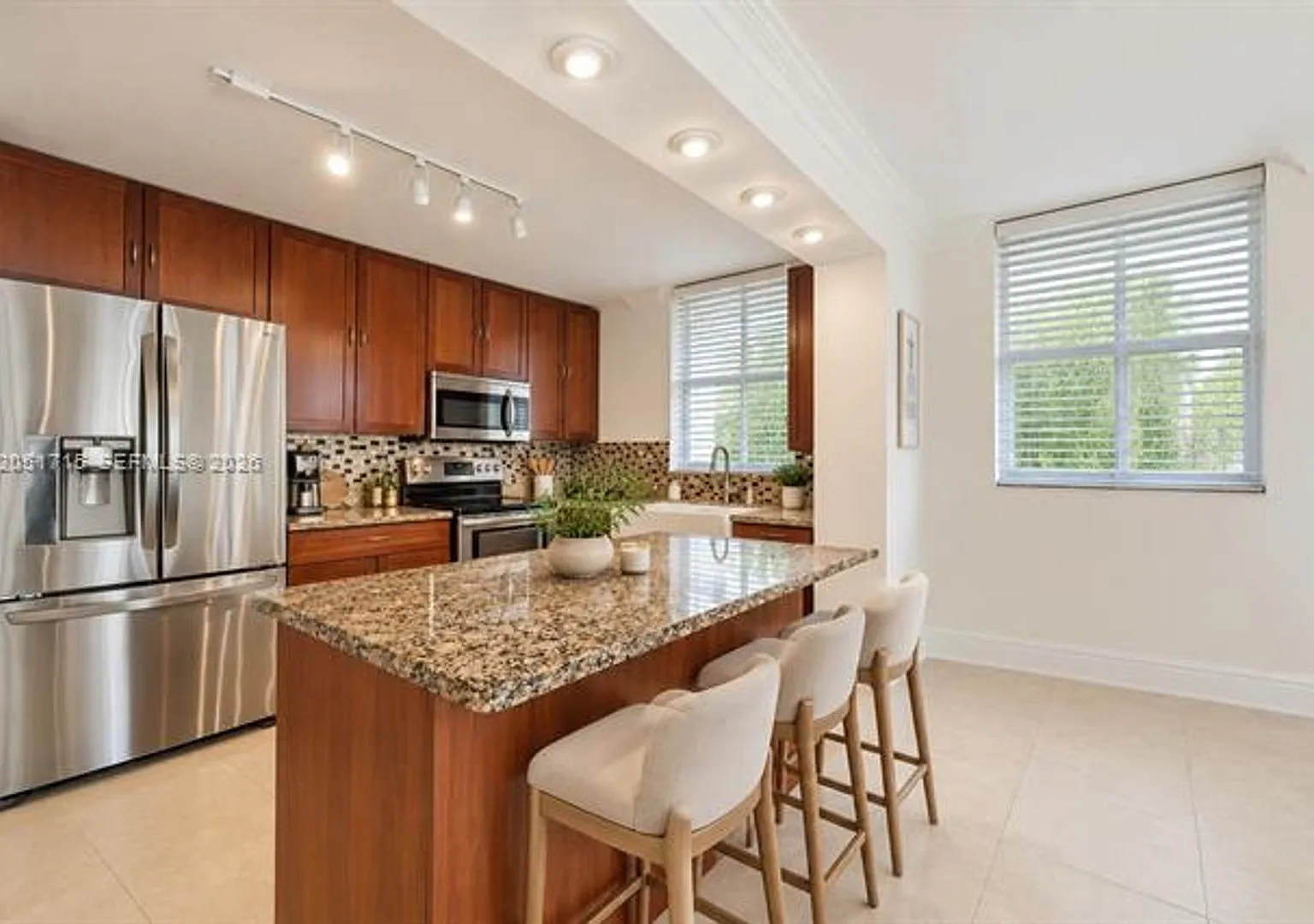 1801 S Treasure Dr cu-421, North Bay Village, FL 33141 — Photo 1