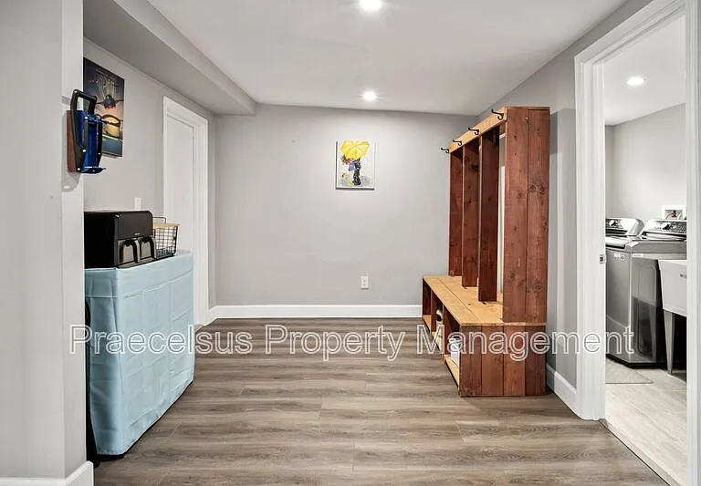 1512 Walbollen St — Photo 14