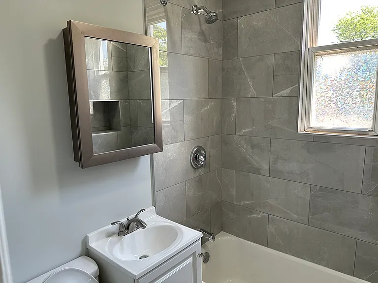 6115 N Hermitage Ave #2R — Photo 9